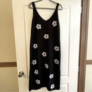 Knitted dress with flowers
